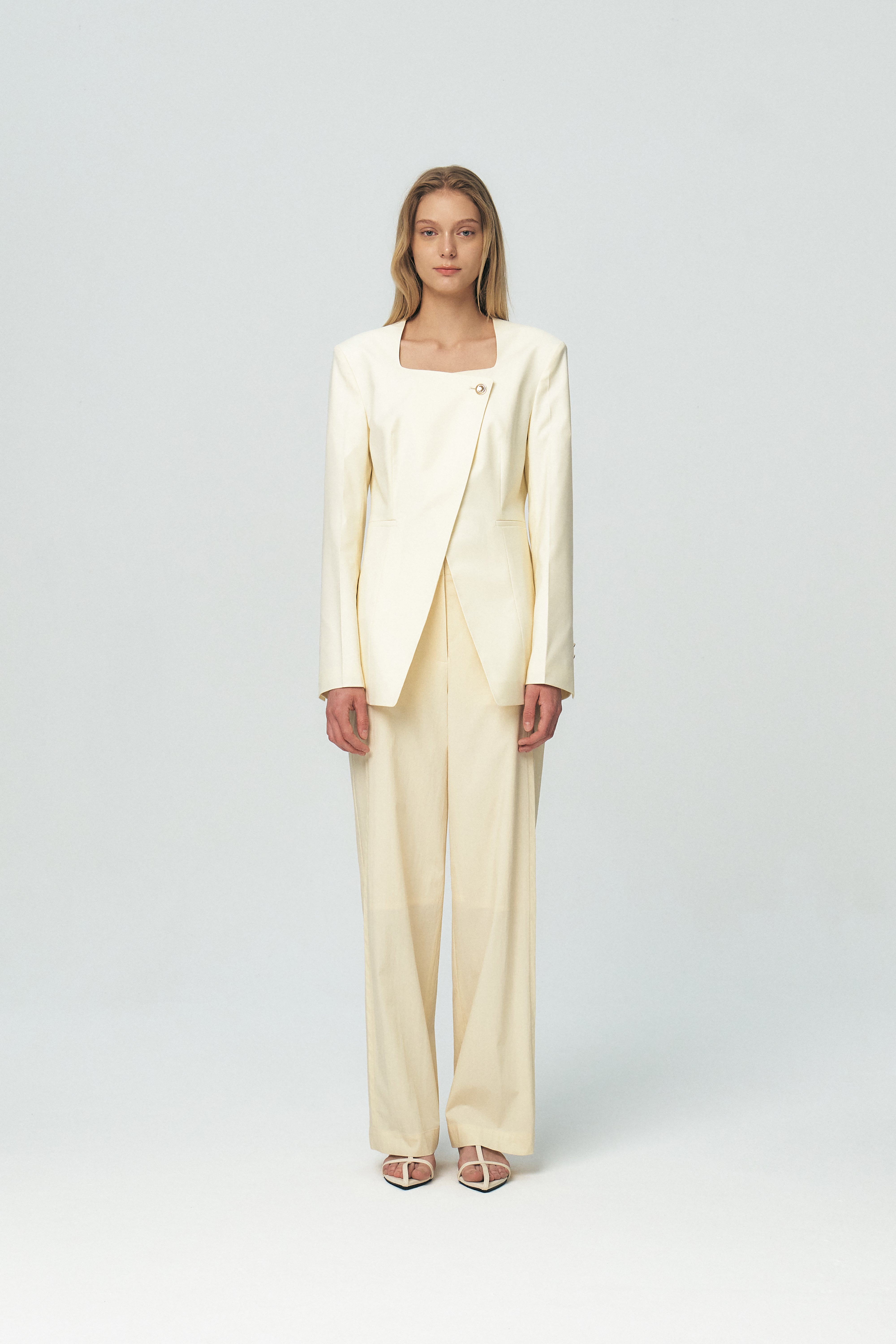 One Button Square-neck Jacket