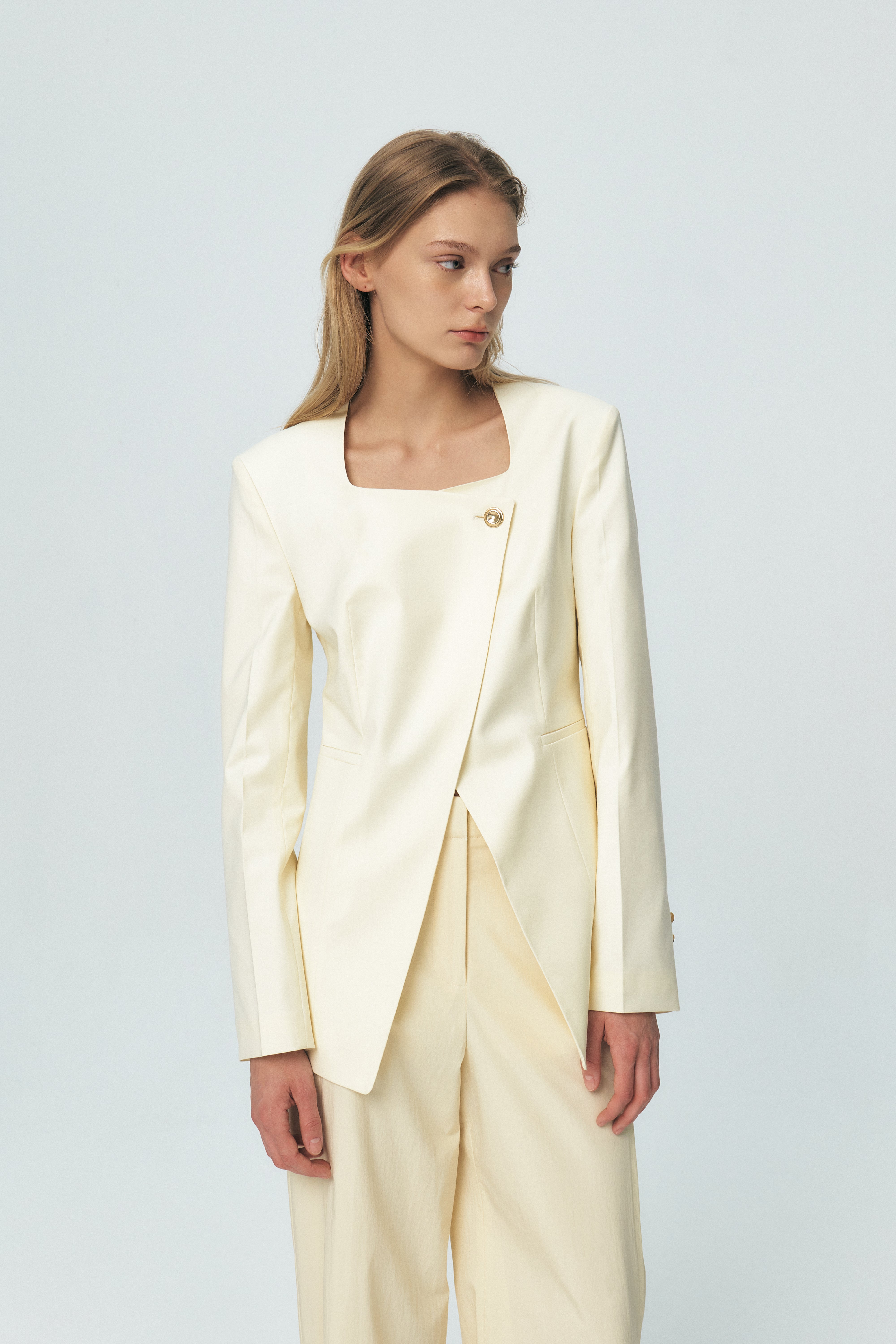 One Button Square-neck Jacket