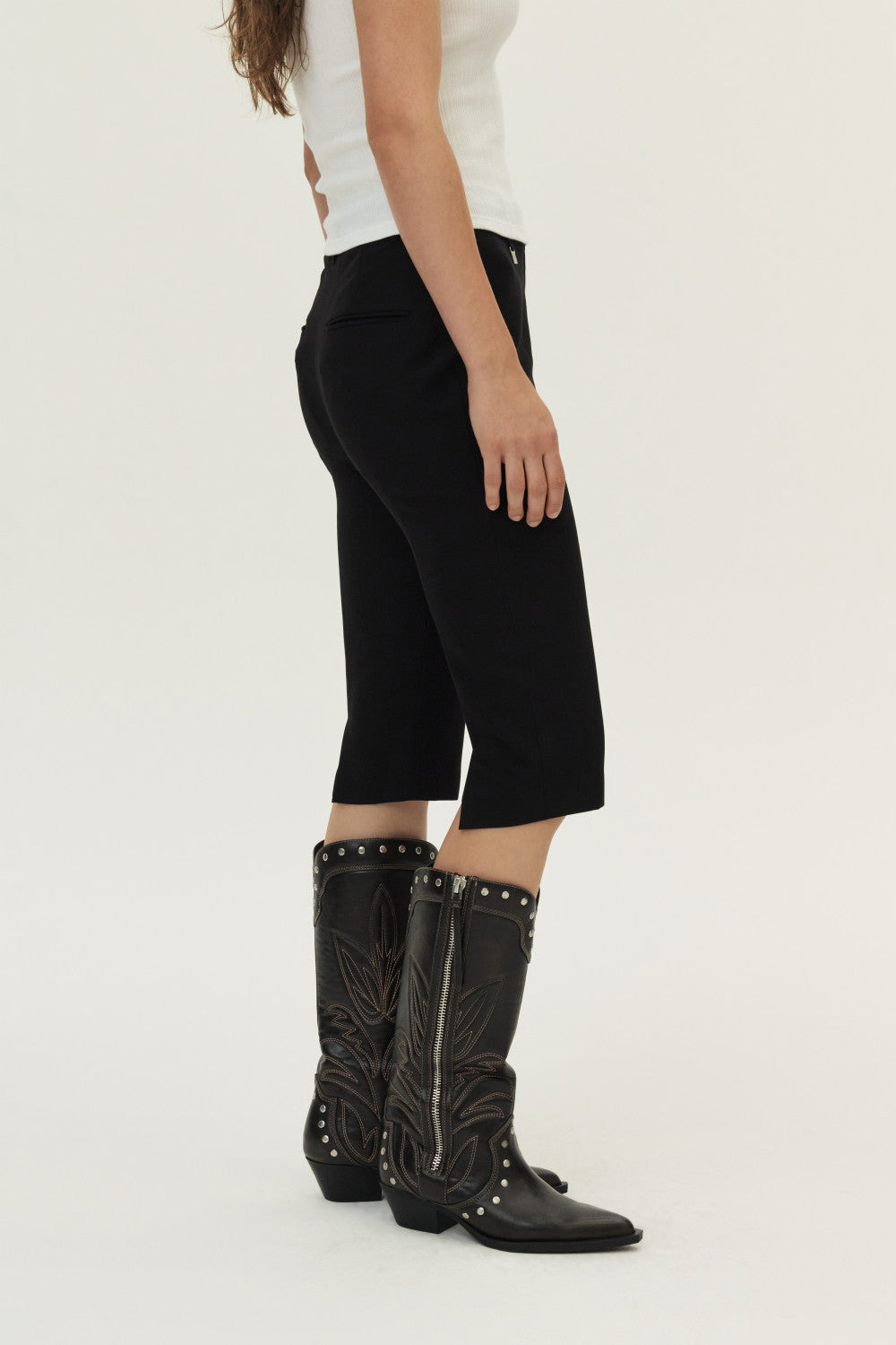 Back Slit Capri Pants, Black
